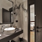 Dierre   porte interne con telaio rasè per i bagni di Radisson Collection Hotel 