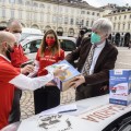 Taxi Torino   progetto Taxicardia   Angelo Conti consegna ai tassisti i defibrillatori donati da Fondazione La Stampa Specchio dei tempi 2